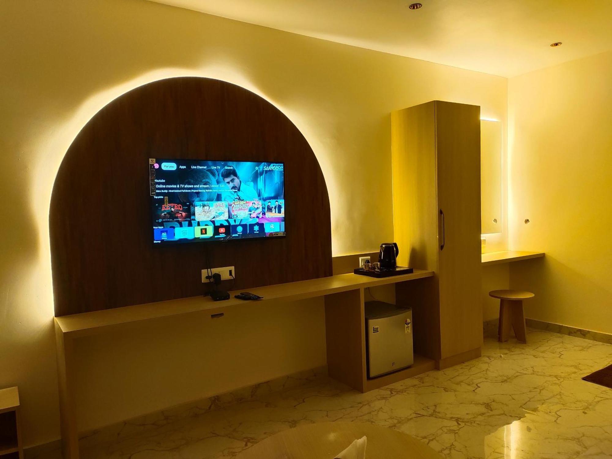 Hotel Meridian Blue Warangal Exterior foto